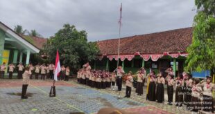 SDN 2 Bobosan Peringati Hari Pramuka ke-64 Dalam Nuansa Hujan